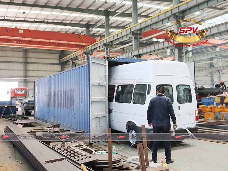 15 Seats Mini Bus JMC - Loading into Container 15 Seats Mini Bus JMC - Loading into Container